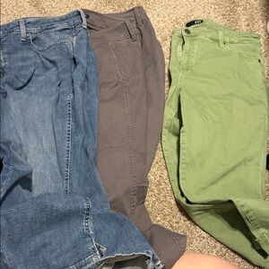 Bundle of 3 jeans
